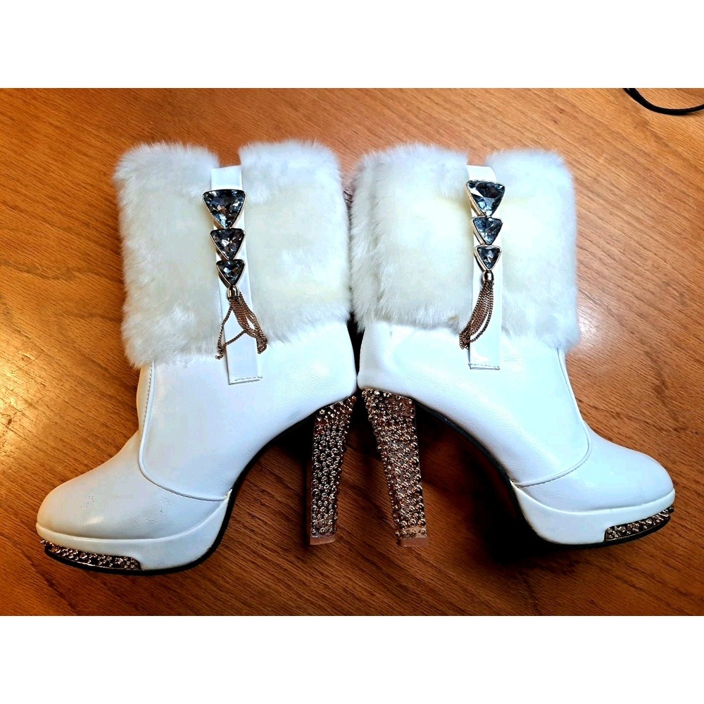 White High Heel Boots Faux Fur Beaded Stiletto Winter Wedding Shoes Size 7.5 US